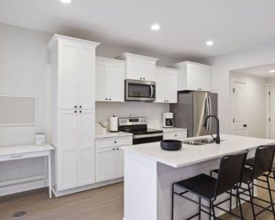 3 Bedroom Town Home. In unit laundry Granite counters Pet friendly Garage Stainless steel Air conditioning Unit Amenities air conditioning furnished granite counters in unit laundry stainless steel Property Amenities pet friendly parking garage cats allowed dogs allowed. 3 Bedroom. 2.5 Bathroom. 1706 ft . Furnished