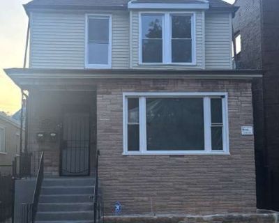 5 Bedroom 1BA 1100 ft Apartment For Rent in Chicago, IL