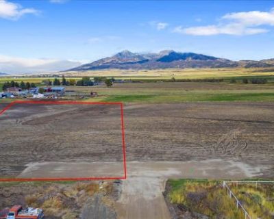 Single Family Home For Sale in FIELDING, UT