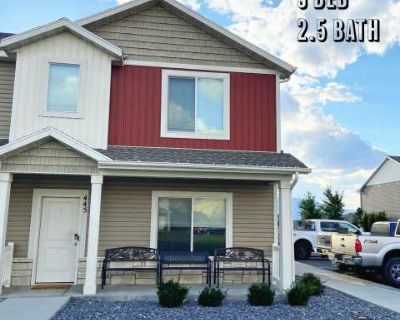 3 Bedroom 2.5BA 1500 ft Pet-Friendly Apartment For Rent in Hyrum, UT