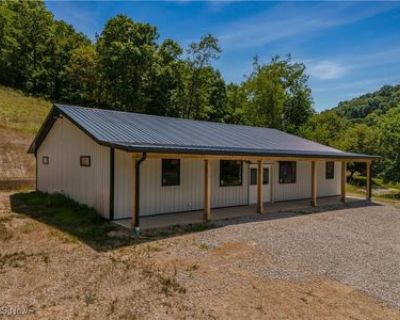 4 Bedroom 2BA 2160 ft Single Family House For Sale in Winfield, WV