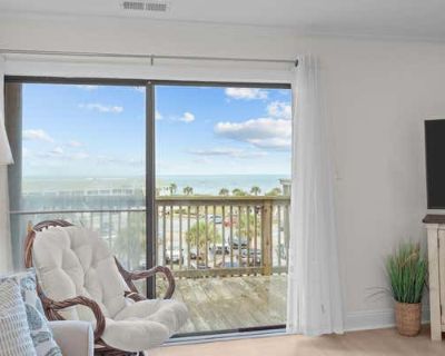 1 Bedroom 1BA 672 ft Condominium For Sale in EMERALD ISLE, NC