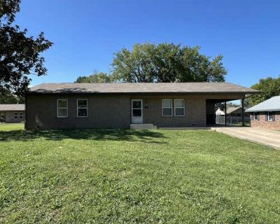 3 Bedroom 2BA 1256 ft Single Family Home For Sale in WILLOW SPRINGS, MO