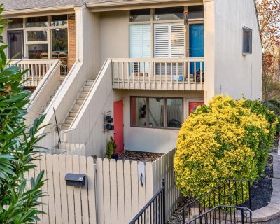 1 Bedroom 1BA Condo For Sale in New Hope, PA