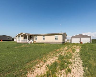 4 Bedroom 2BA 1934 ft Manufactured Home For Sale in CELESTE, TX