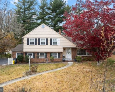 4 Bedroom 2BA 2434 ft Apartment For Rent in Springfield, PA