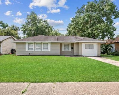 3 Bedroom 1BA 1266 ft Single Family Home For Sale in PASADENA, TX