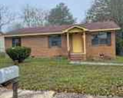 3 Bedroom 1BA 1082 ft² House For Rent in Moultrie, GA 1021 11th Ave SE