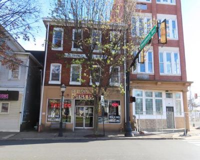 2 Bedroom 1BA 1400 ft Apartment For Rent in Morrisville, PA