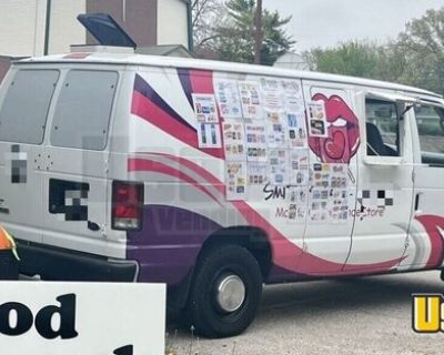 2006 Ford Econoline E250 Mobile Convenience Store and Ice Cream Truck with Supplies