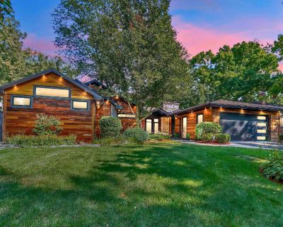 623 Echo Lane. Welcome to a truly exceptional ranch-style smart home, nestled in the serene northeast corner of Glenview, surrounded by lush greenery on a generously sized lot. This extraordinary residence boasts an expansive layout of approximately 2280 sq ft, showcasing elegant designer finishes and a plethora of bespoke features that marry technology with style. You'll instantly fall in love...