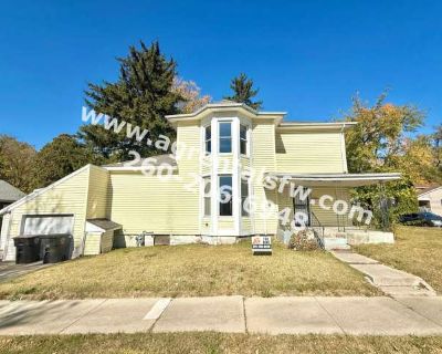 3 Bedroom 1BA 1572 ft Apartment For Rent in Fort Wayne, IN