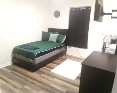 Available on: now. Furnished. No pets allowed. Parking available * Internet included * LGBTQ+ friendly * Students welcome * 40+ years welcome. Four bed. Two bath townhouse located minutes from downtown Atlanta GA. Prices are stated below. All payments must be made in full at one time. Roku TV. Are included. . The bathrooms are shared. $750 per month. $250 a week. $70 a night. Small and clean. W...