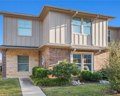 4 Bedroom 4BA 2098 ft Townhouse For Sale in College Station, TX