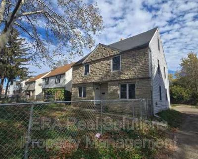 3 Bedroom 1BA 978 ft Pet-Friendly Apartment For Rent in Columbus, OH