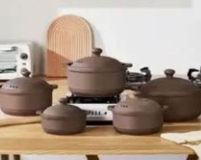 Looking for an Earthenware cooking pot and pan (photo attached for reference). Color and type are not important, but it must come from a smoke-free, pet-free home Check out the pictures at: