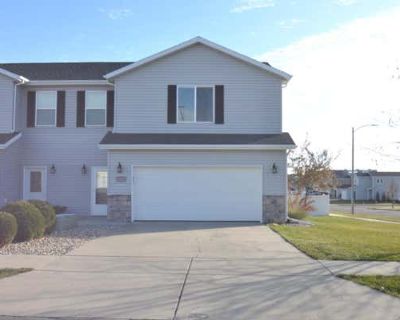 3 Bedroom 3BA 1756 ft Townhouse For Sale in BISMARCK, ND