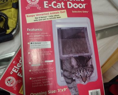 FS/FT cat or small dog door