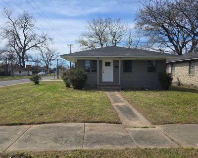 701 Cedar St. North Little Rock has sports and entertainment options galore and friendly, diverse residents. Carport Recently renovated Air conditioning Carpet Unit Amenities air conditioning carpet recently renovated Property Amenities carport parking. 3 Bedroom. 1.5 Bathroom. 1080 ft