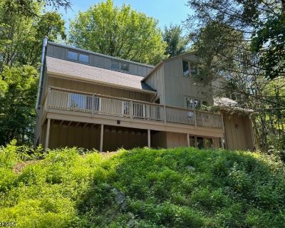 54 Water St. Beautiful, recently renovated (2022), 3 BR, 2.1 Bath Custom Colonial in a fantastic, private, country setting on 8.38 acres near Mountainville in Tewksbury. House sits way back in high on a hill with beautiful views! Updated kitchen bathrooms and refinished hardwood floors throughout. Bright spacious 13x11 2nd floor Office with large closet. Tenant also has use of the Horse Facilit...