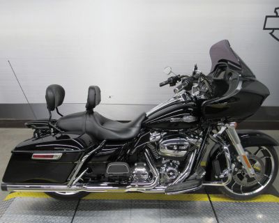 2022 Harley-Davidson FLTRX - Road Glide , 2022 Harley-Davidson Road Glide The benchmark for long-distance touring bikes. Runs mile after mile with ease. Features may include: THIS IS THE RIGHT BIKE FOR Riders looking to cross cities and discover new roads Seeing and being seen with Dual Daymaker LED headlamps Milwaukee-Eight 107 V-Twin engine and sharknose fairing MILWAUKEE-EIGHT 107 ENGINE A p...