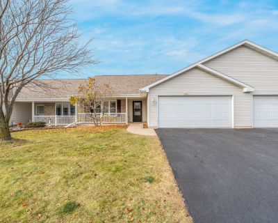 2 Bedroom 2BA 1449 ft Condo For Sale in Oshkosh, WI