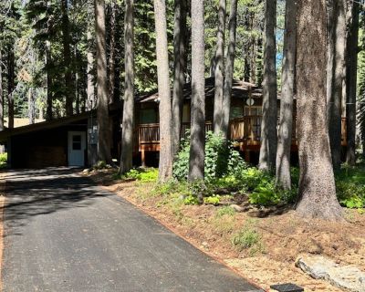 3 Bedroom 2BA 1,202 ft Furnished Pet-Friendly House For Rent in South Lake Tahoe, CA