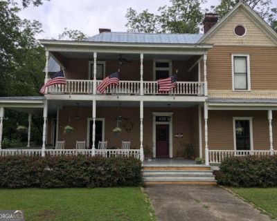 6 Bedroom 4BA 5306 ft Single Family Home For Sale in GREENVILLE, GA