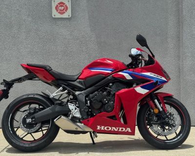 2025 Honda CBR650R E-Clutch