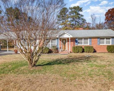 3 Bedroom 2BA 1376 ft Single Family Home For Sale in DURHAM, NC