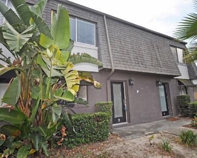 2 Bedroom 1BA 1240 ft Apartment For Rent in Orlando, FL