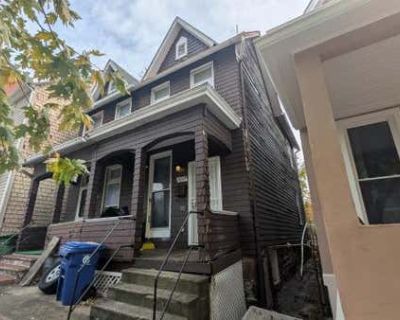 2 Bedroom 1BA 1036 ft Single Family Home For Sale in BALTIMORE, MD