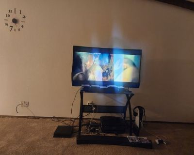 Wale (Has a House). Room in the 2 Bedroom 1BA Pet-Friendly House For Rent in Aurora, CO