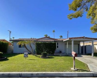 2 Bedroom 2BA 1250 ft Pet-Friendly Apartment For Rent in Palm Desert, CA