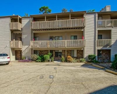 Steamship Cir Apt A, River Ridge, Condo For Sale