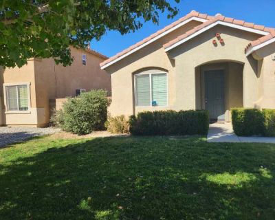 3 Bedroom 1BA 1079 ft Apartment For Rent in Lancaster, CA