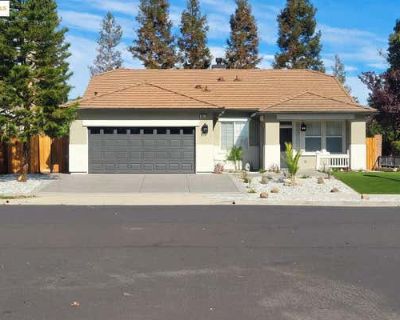 3 Bedroom 3BA 1935 ft Single Family Home For Sale in BRENTWOOD, CA