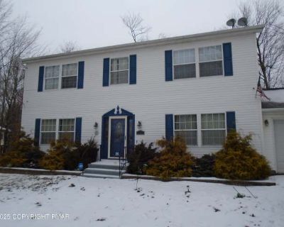 4 Bedroom 2.5BA 2080 ft Furnished Apartment For Rent in Monroe County, PA