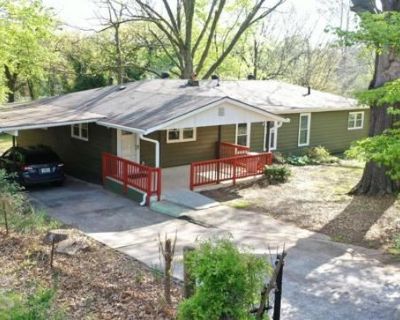 5 Bedroom 2BA Pet-Friendly Apartment For Rent in Marietta, GA