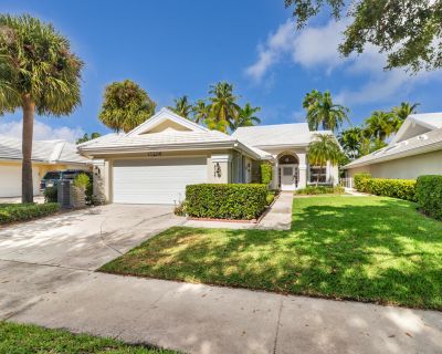 Meadowlark Lane. Available Dec. 1, 2025 - May 1, 2026, this three bedroom home has recently been renovated with a new kitchen and new bathrooms. Boasting high ceilings, tons of natural light and a private swimming pool, this home is fully furnished and available for a seasonal rental.. 3 Bedroom. 2 Bathroom. 1974 ft . Furnished