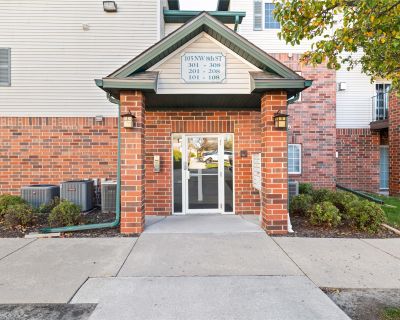 2 Bedroom 2BA 900 ft Condo For Sale in Grimes, IA