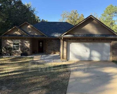 3 Bedroom 2BA 1484 ft Pet-Friendly Apartment For Rent in Smith County, TX