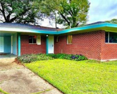 4 Bedroom 2BA 1813 ft Single Family Home For Sale in New Orleans, LA