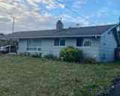 3 Bedroom 1BA 1100 ft² House For Rent in Sea Tac, WA 3403 S 187th St