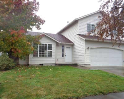 3 Bedroom 2.5BA 1394 ft Pet-Friendly House For Rent in Lebanon, OR