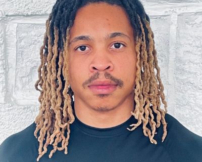 $800 /month. Age: 29 * Any pets?: No * Occupation: Student * Gender: Male. Non-smoking room preferred. Pets are fine. Males preferred. Age preference: 18 - 99. Looking in: Philadelphia. I am a male student aged 29. I am available to move as soon as possible and have a budget of $800/month. Junior college student.