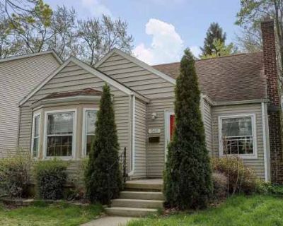 Charming 3 Bedroom. image_url. In unit laundry Hardwood floors Dishwasher Pet friendly Garage Microwave Unit Amenities carpet dishwasher hardwood floors in unit laundry microwave range refrigerator Property Amenities parking garage cats allowed dogs allowed. Pets allowed. 3 Bedroom. 1 Bathroom. 1050 ft