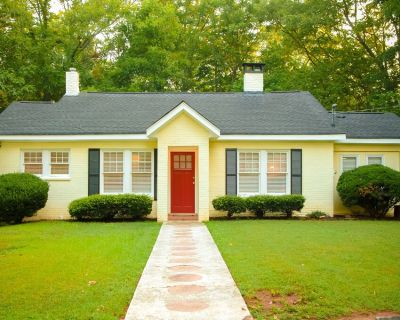 2 beds 1 bath cottage vacation rental in Roswell, GA
