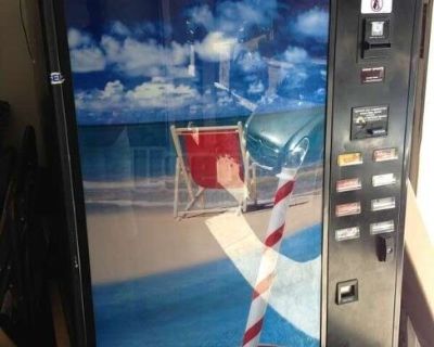 (1) - 2006 USI / FSI 3037 Electronic Soda Vending Machine!!!