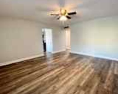 2 Bedroom 1BA 850 ft² Apartment For Rent in Venice, FL 1 Plaza Mayor unit 22